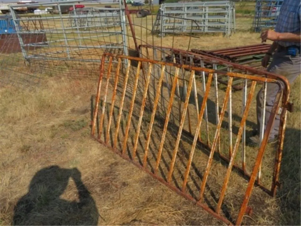 2 Small Hog Panels * Hog Wire
