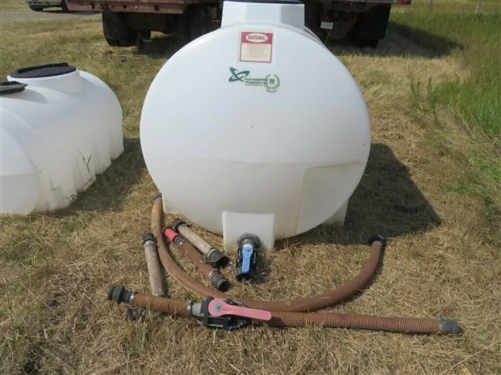 Approx. 500 Gal. Poly Water Tank