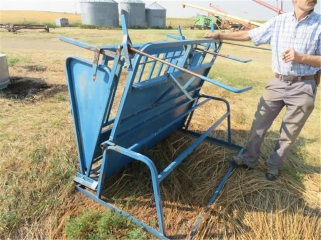 Calf Tipping Table