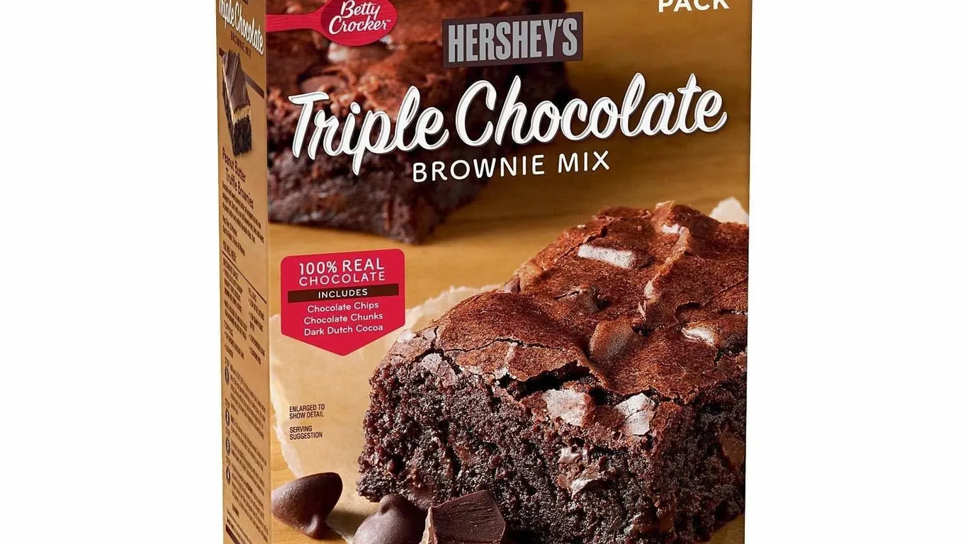 Betty Crocker Triple Chocolate Brownie Mix 20oz...
