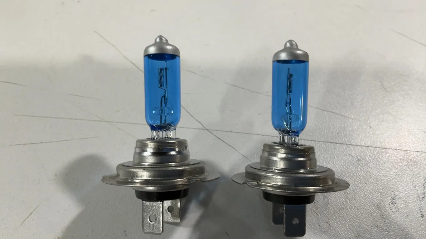 H4 Blue Tinted Headlight Bulbs - New Open Box