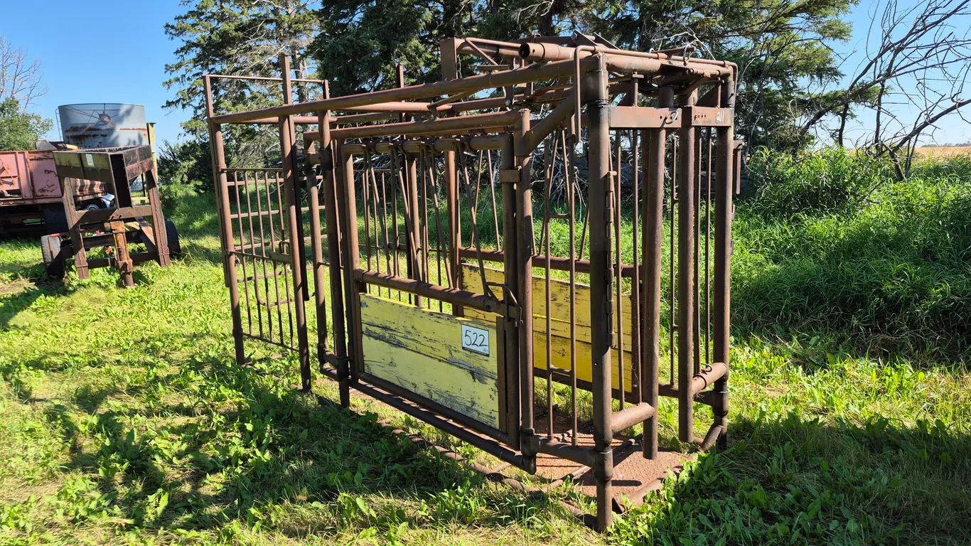 CATTLE SQUEEZE