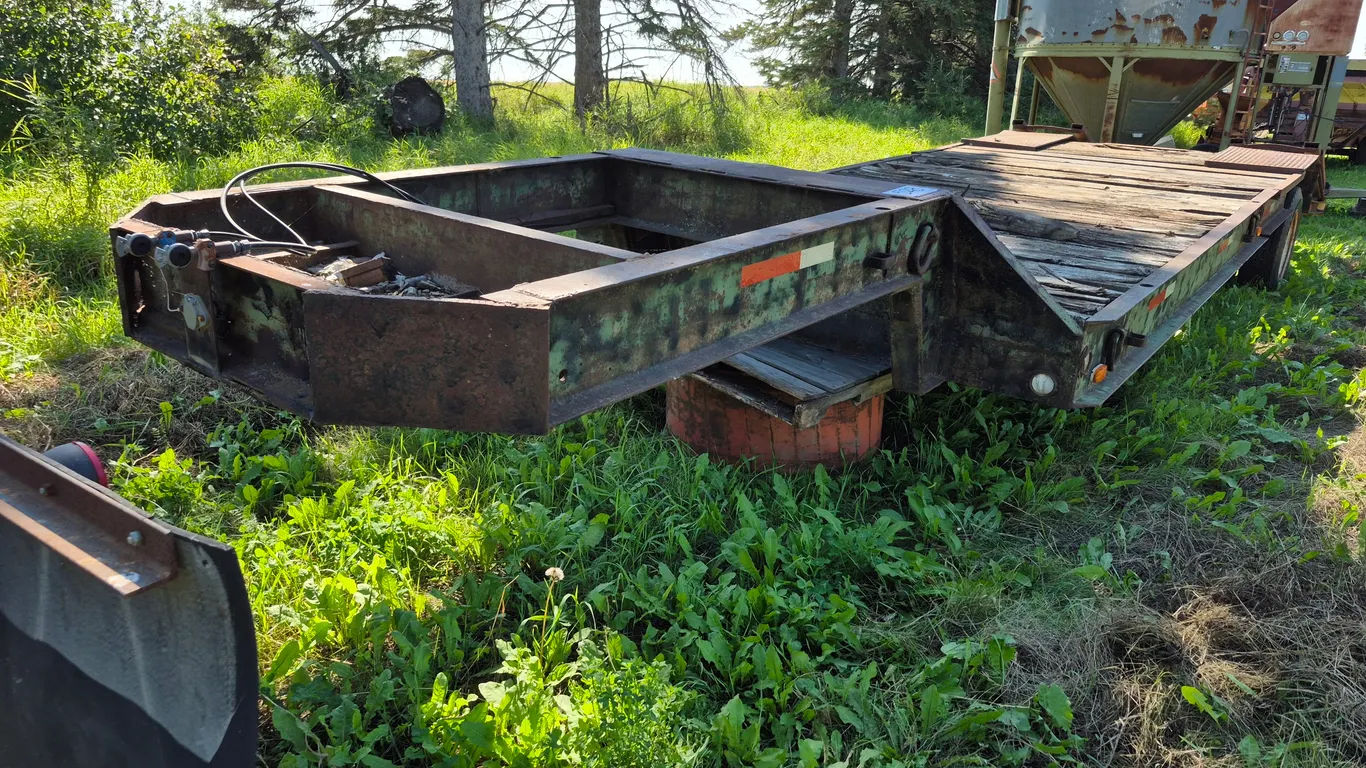 SINGLE AXLE TRAILER