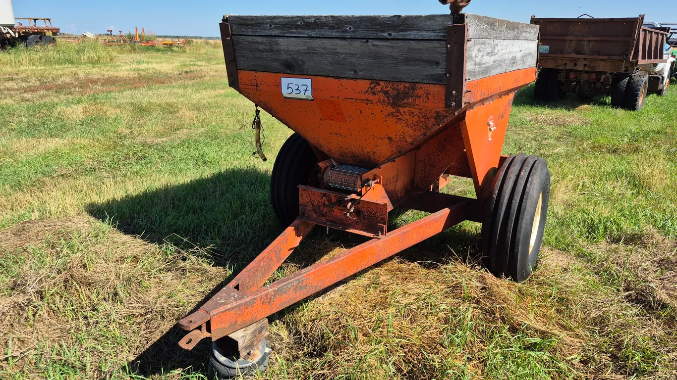 FERTILIZER SPREADER