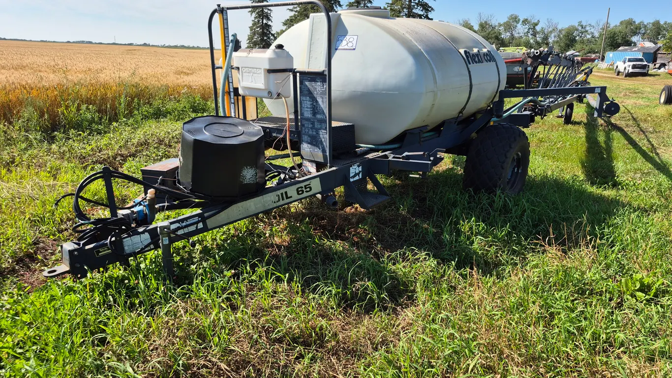 FLEXI-COIL 65 PULL-TYPE SPRAYER