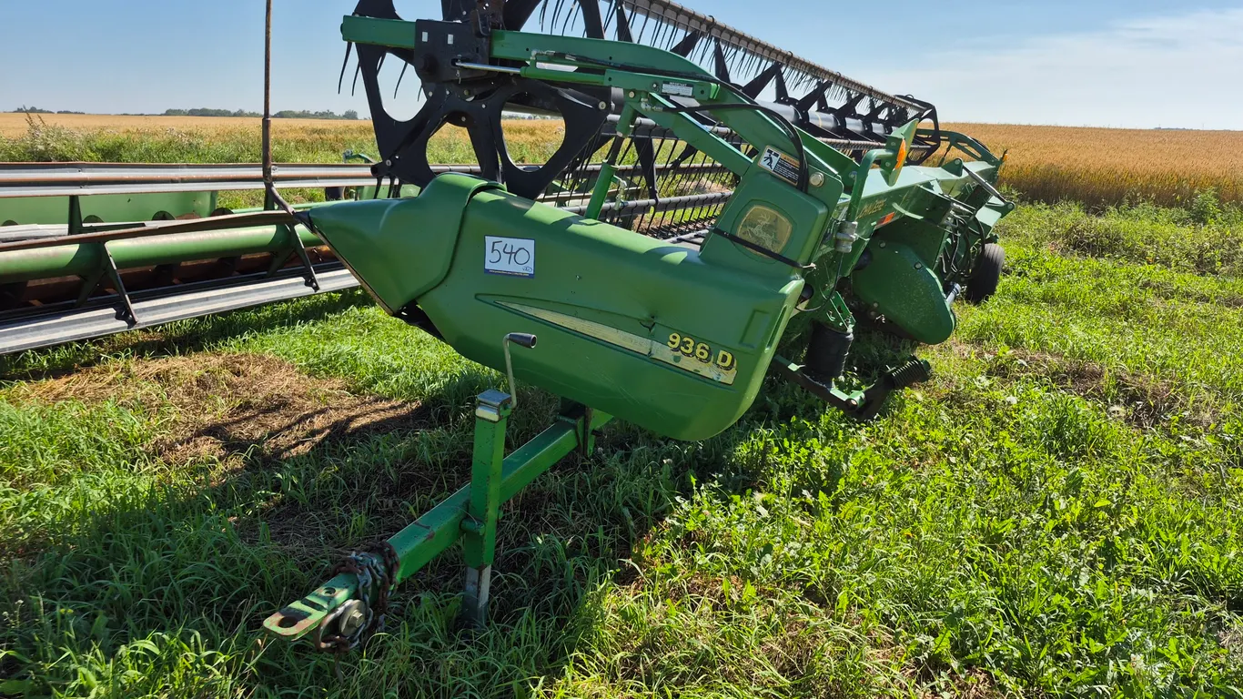 JOHN DEERE 936D HEADER