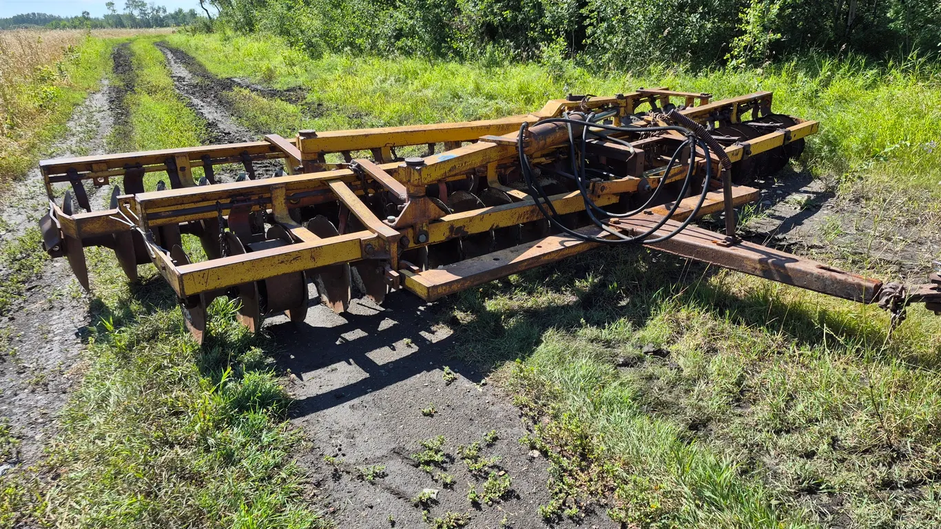 OFFSET DISC - NEEDS WELDED
