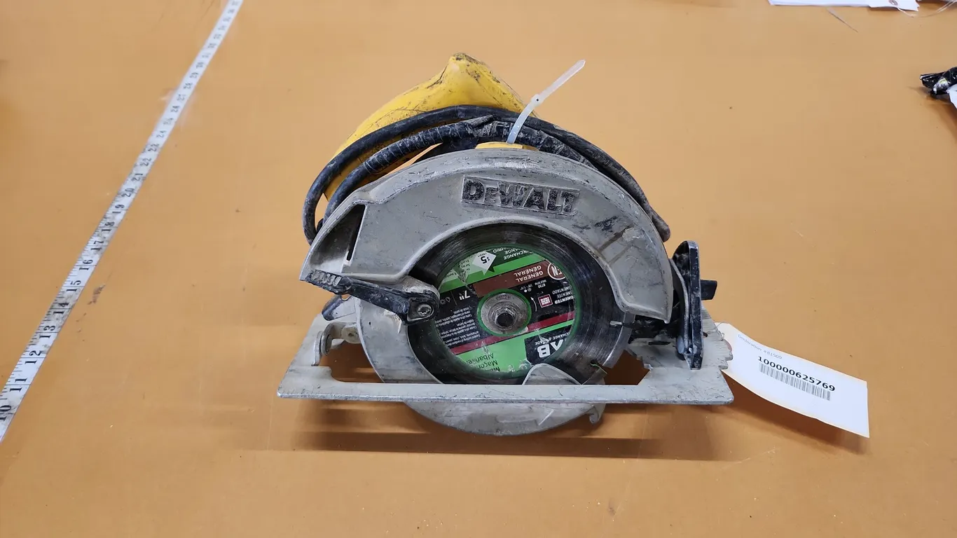 DeWALT 7 Inch Corded Skillsaw