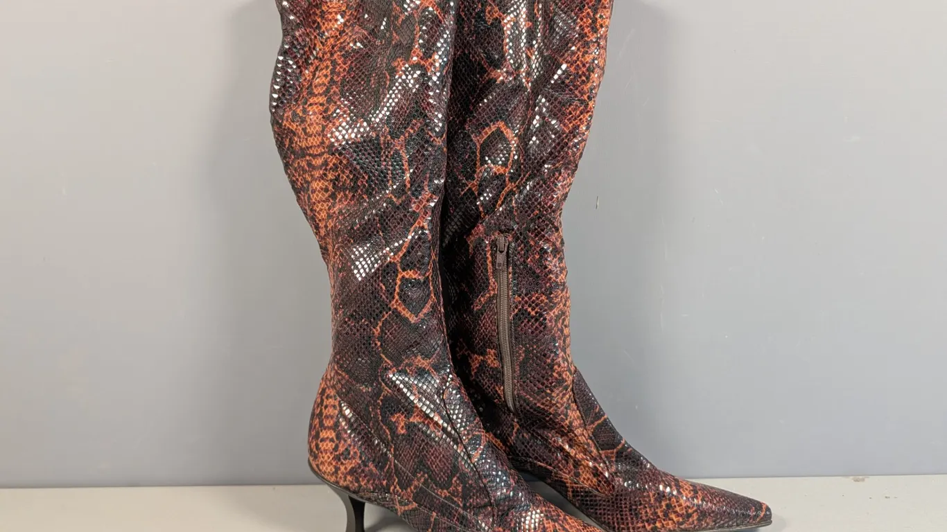 Arturo Chiang Snake Print Boots Size 9M