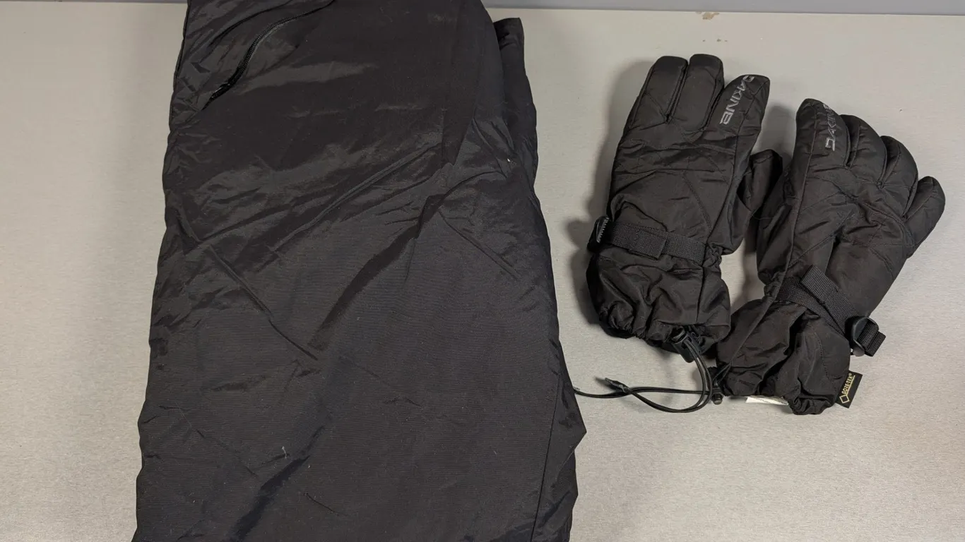Outdoor Gear Snow Pants and Dakine Gore-Tex Gloves