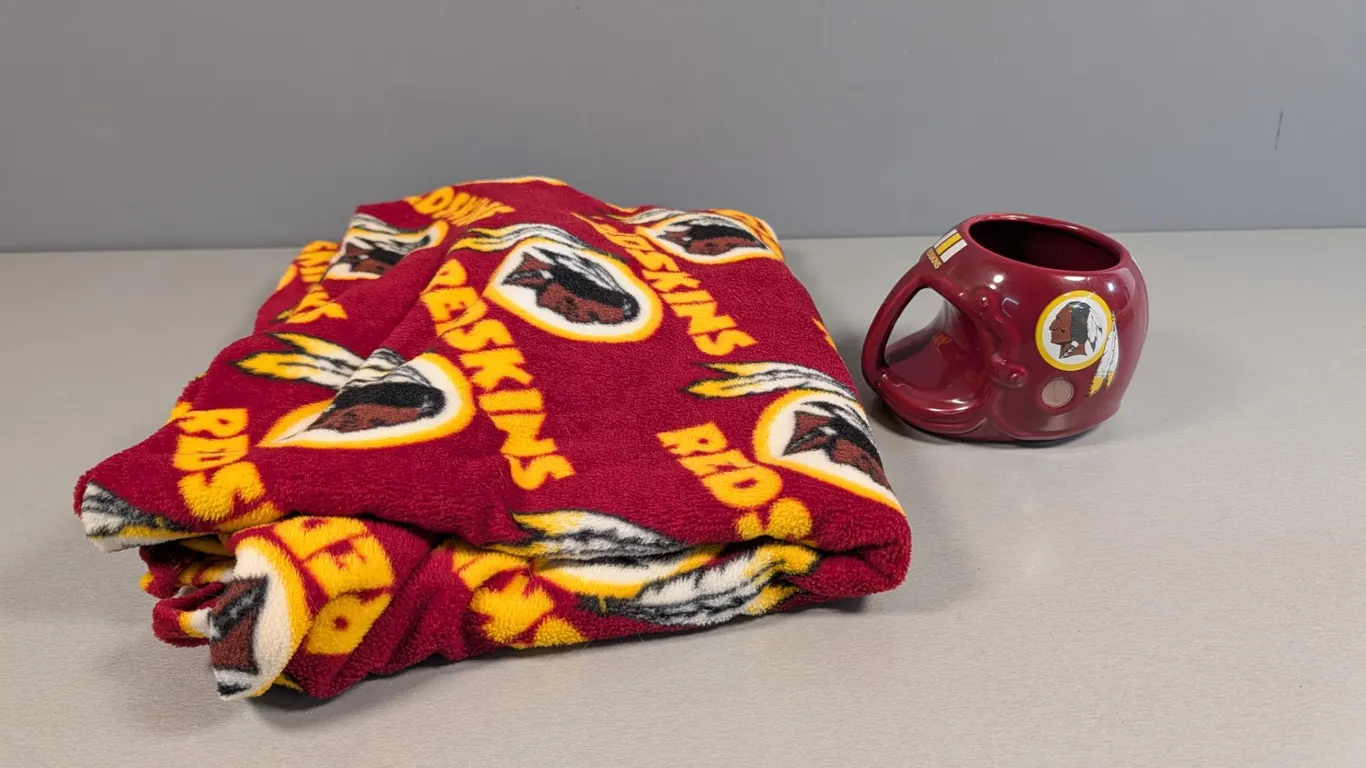 Vintage Washington Redskins Blanket & Helmet Mug Lot