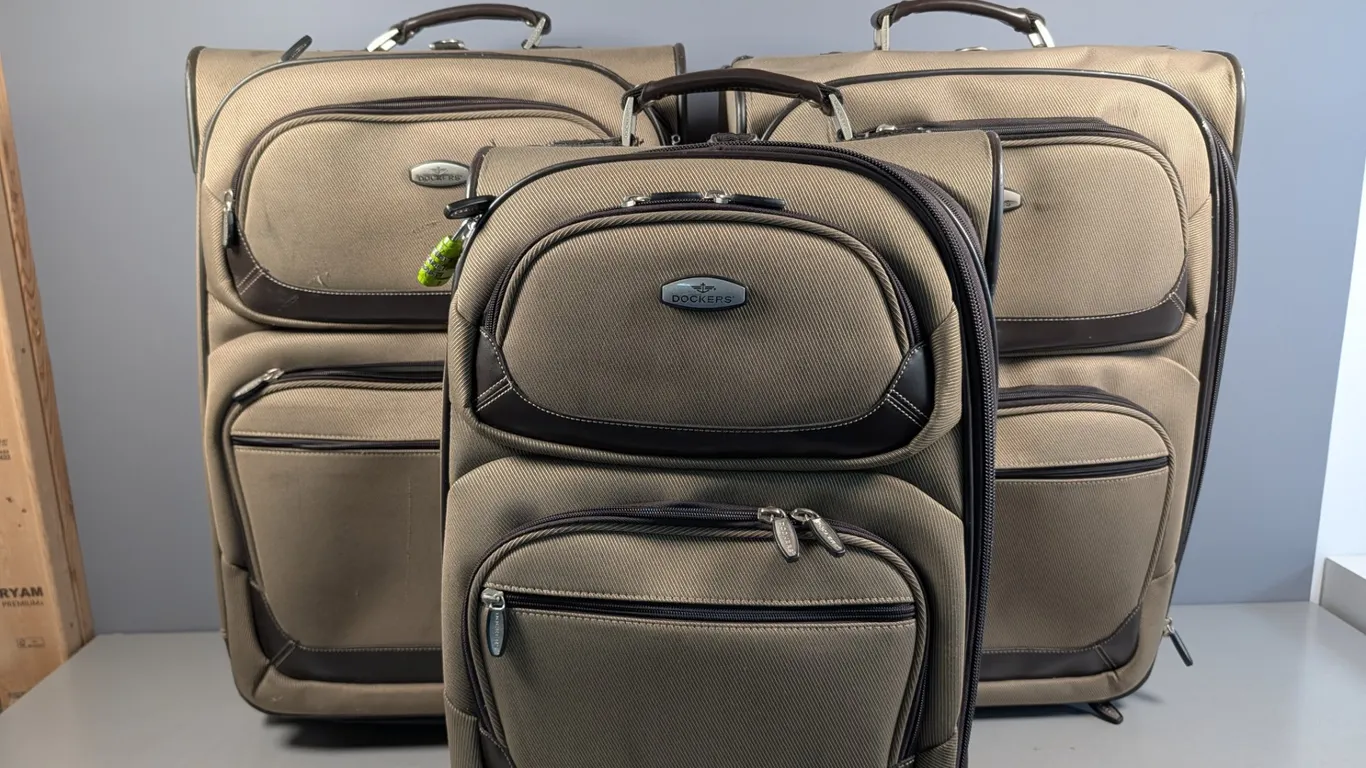 Dockers 4 Piece Luggage Set