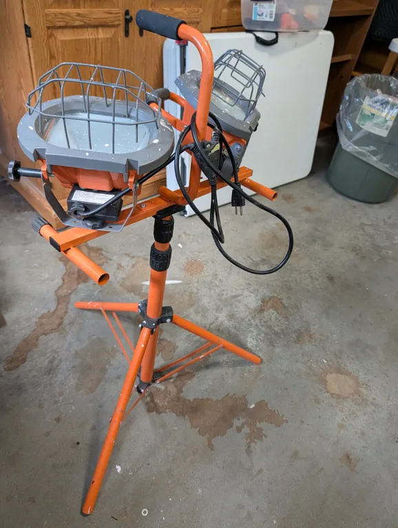 Twin Head Halogen Work Light on Stand
