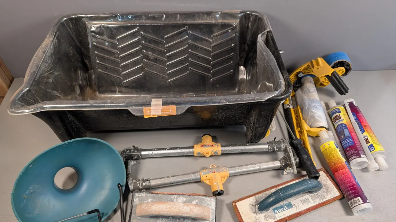 Purdy Paint Tray and Tool Assortment