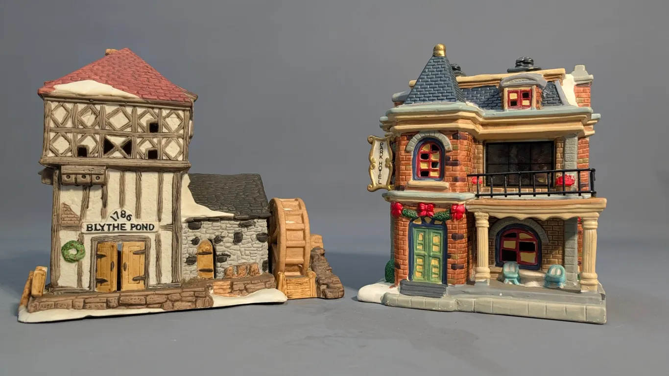 Dept 56 Blythe Pond Mill & Lemax Park Hotel Christmas Village Houses
