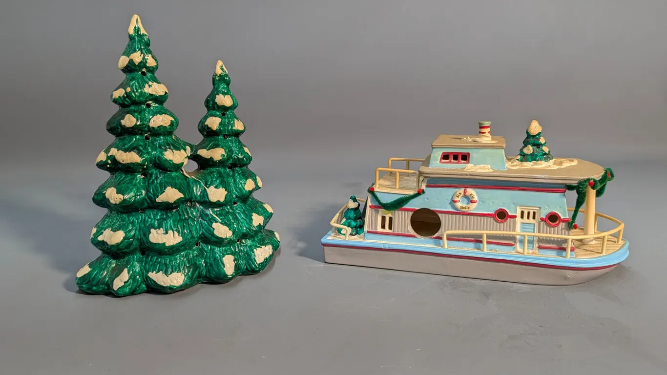 Department 56 The Original Snow Village Jingle Belle Houseboat and Ceramic Christmas Trees