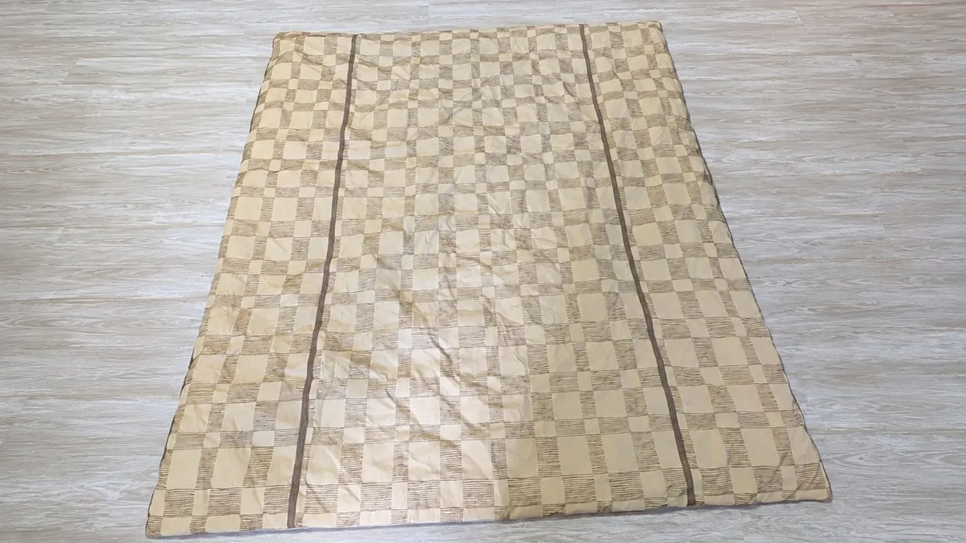 Large Weighted Blanket with Geometric Pattern, 92x92
