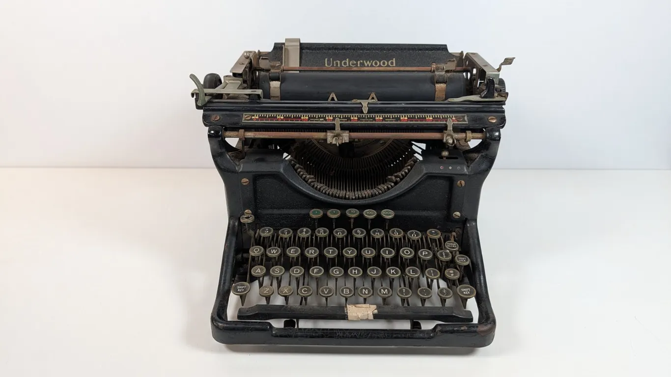 Vintage Underwood Standard Typewriter