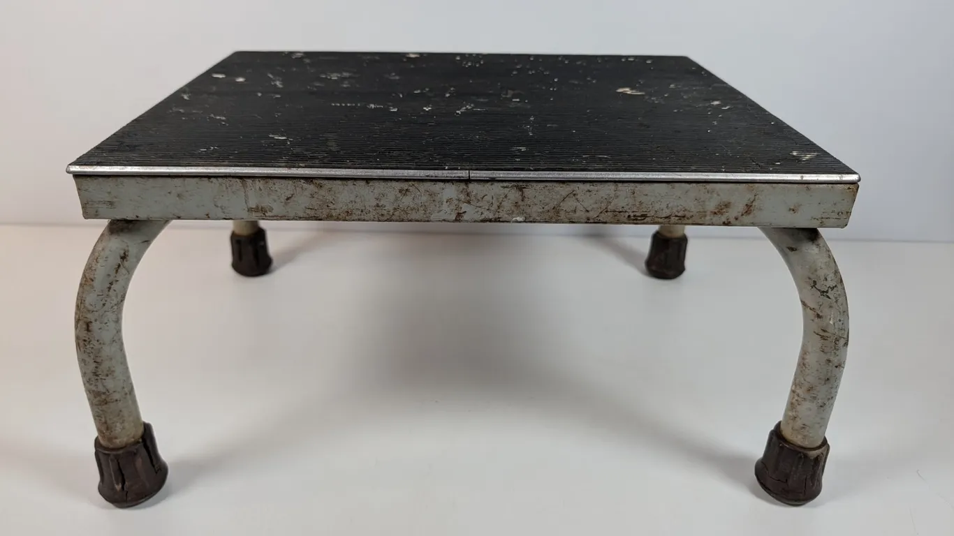 Vintage Walters Mfg. Steel Step Stool