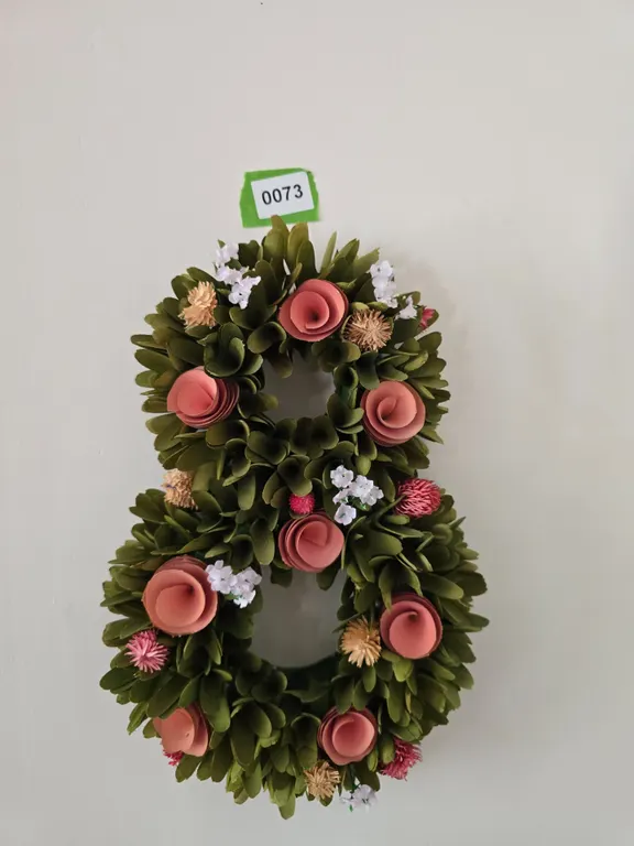 Decorative Number 8 Floral Wreath