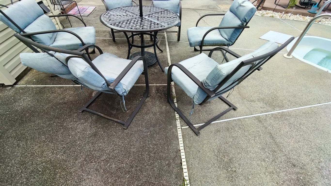 Outdoor Metal Patio Dining Set with Umbrella