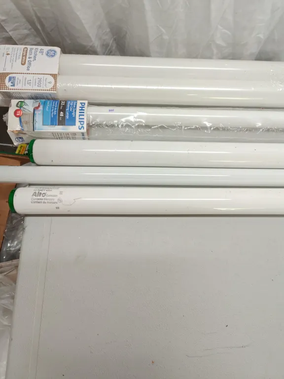 Assorted GE and Philips Fluorescent Light Bulbs