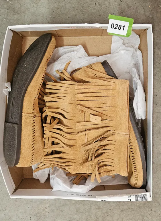 Minnetonka Women's Taupe Suede 3-Layer Fringe Boots