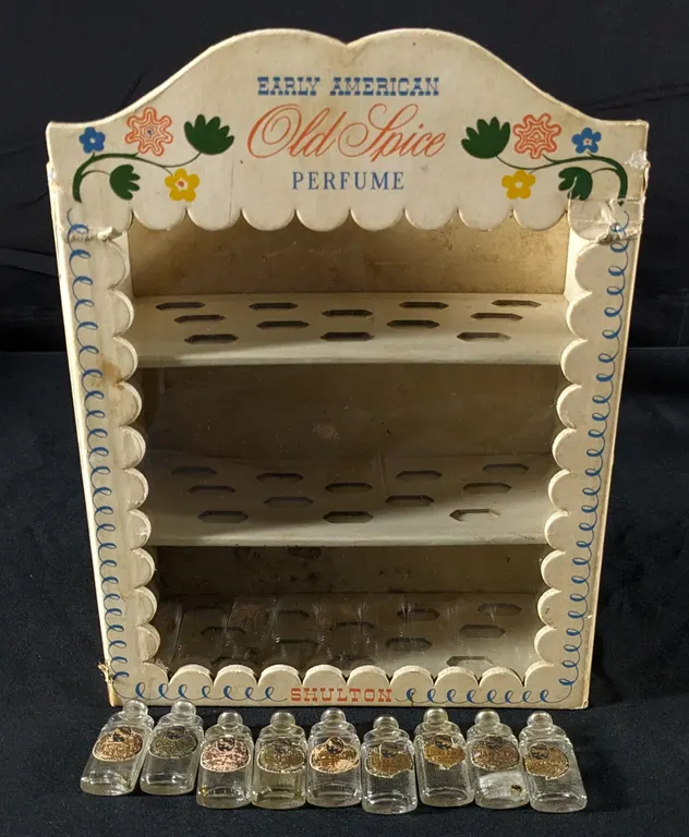 EARLY AMERICAN OLD SPICE PERFUME COUNTERTOP DISPLAY CASE & LUCKY LINDY PERFUME BOTTLES