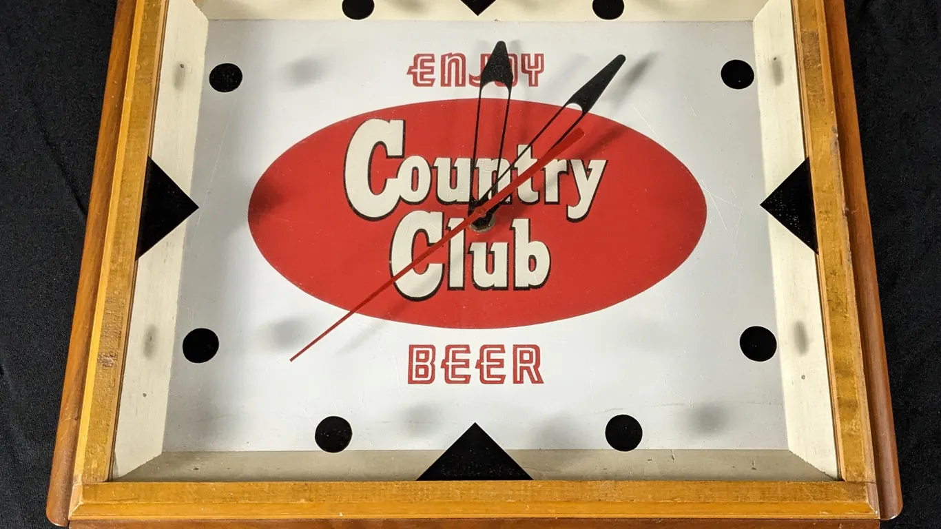 ENJOY GOETZ COUNTRY CLUB BEER CLOCK
