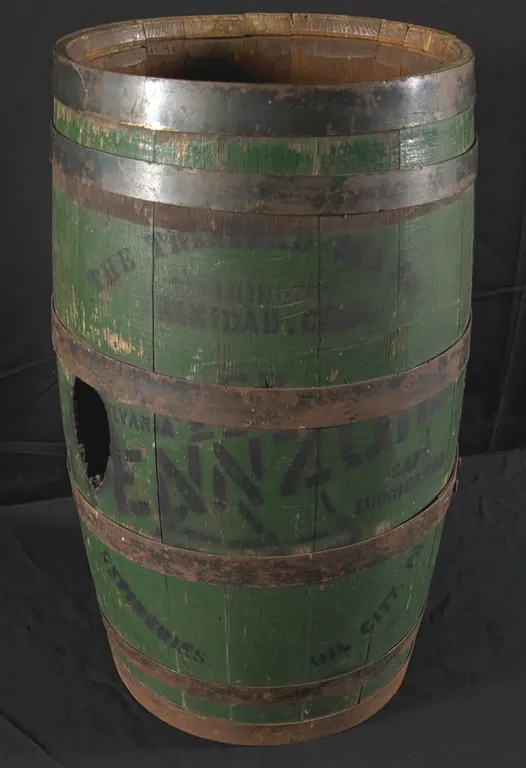 ANCIENT HEAVY OAK BARREL TRINIDAD OIL CO COLORADO PENNZOIL REFINERIES OIL CITY PENNSYLVANIA