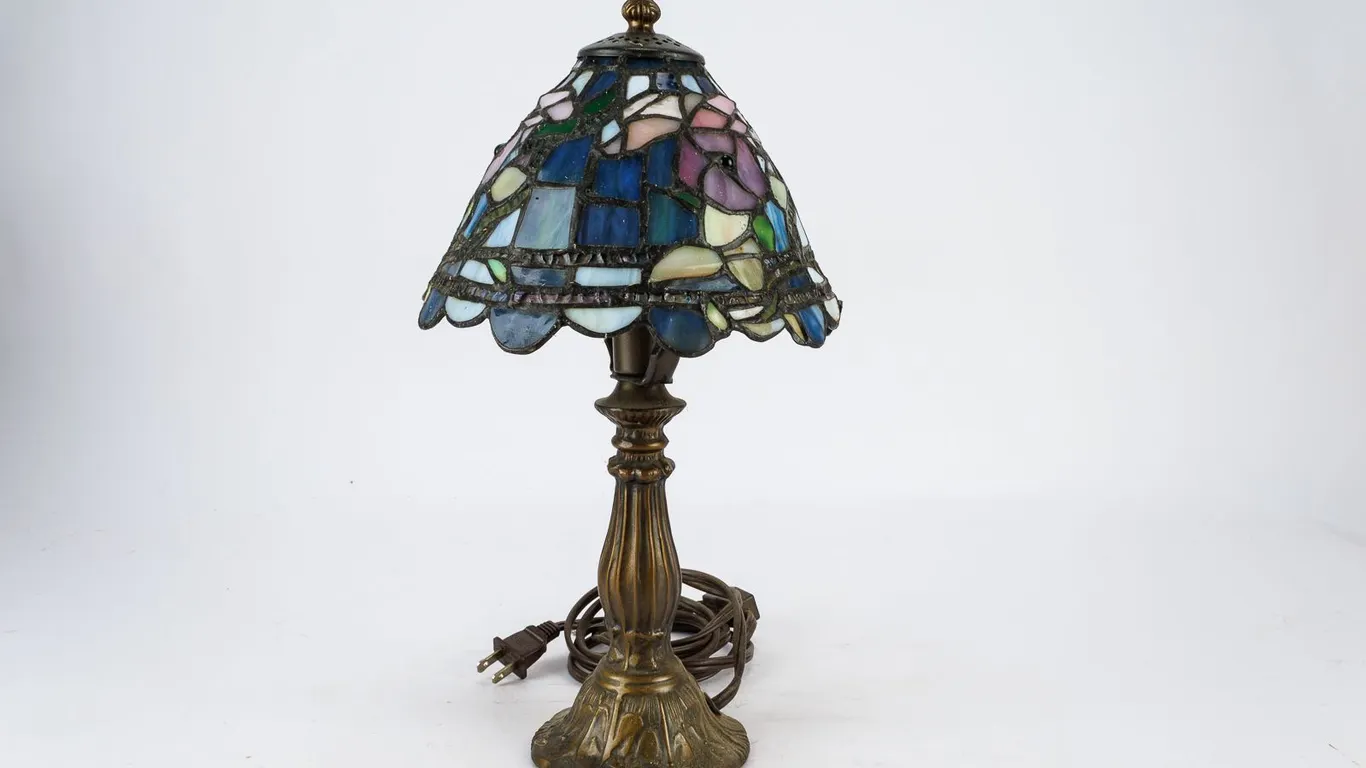 Floral Stained Glass Accent Lamp