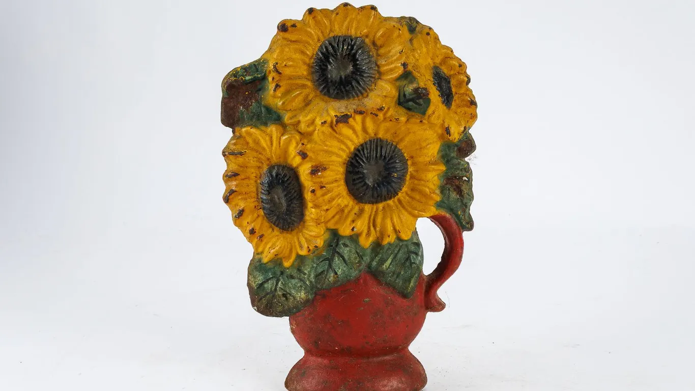 Vintage Painted Cast Iron Sunflower Bouquet Doorstop