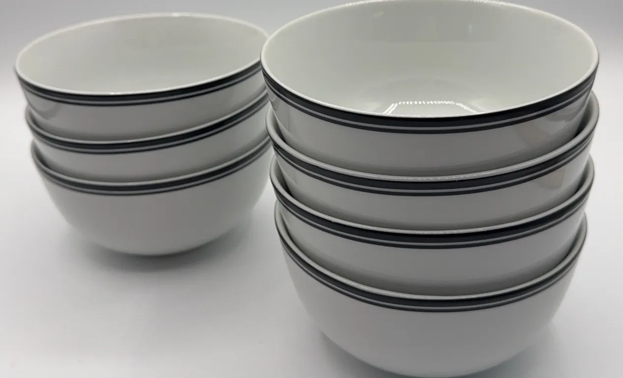 7 Amazon Basics Ceramic Bowls