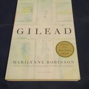 Gilead by Marilynne Robinson, Picador Paperback, Pulitzer Prize Winner, See Photos for Measurements