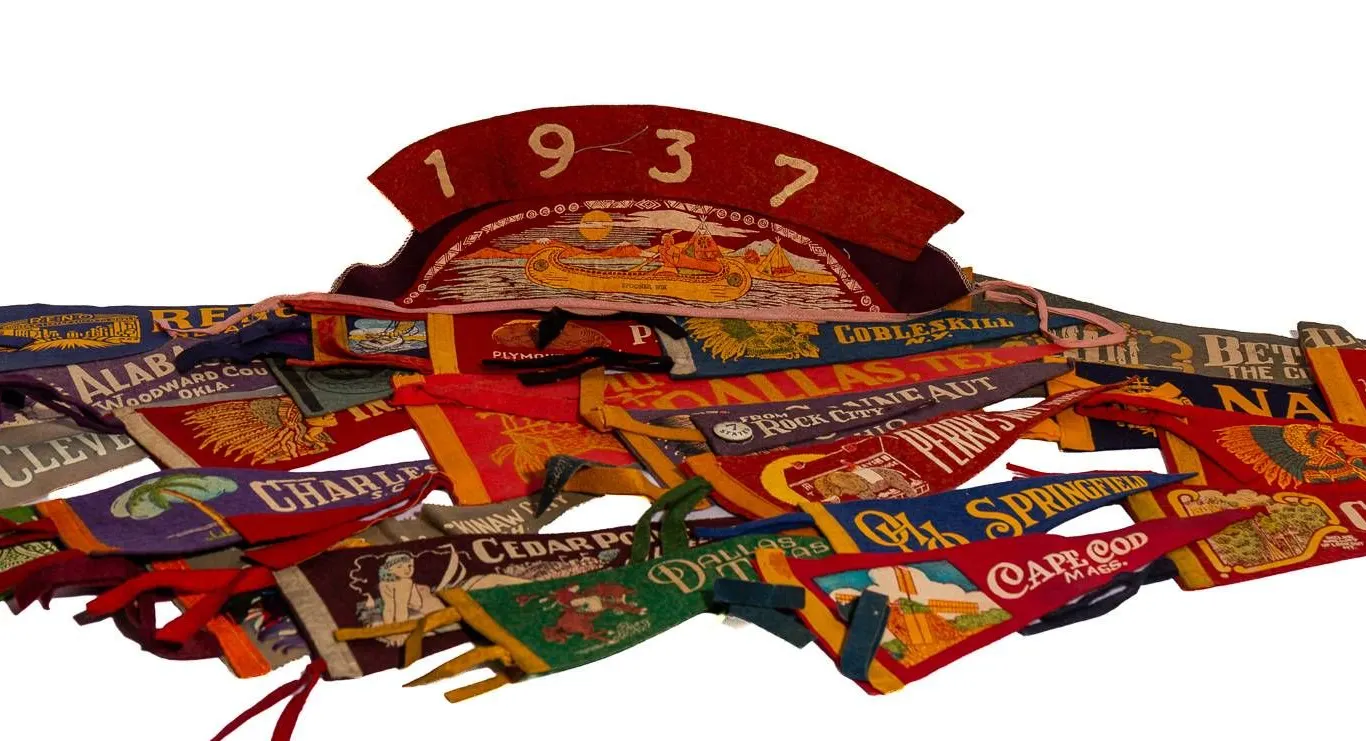 SMALL PENNANTS WITH VARIOUS CITIES AND SIZES.