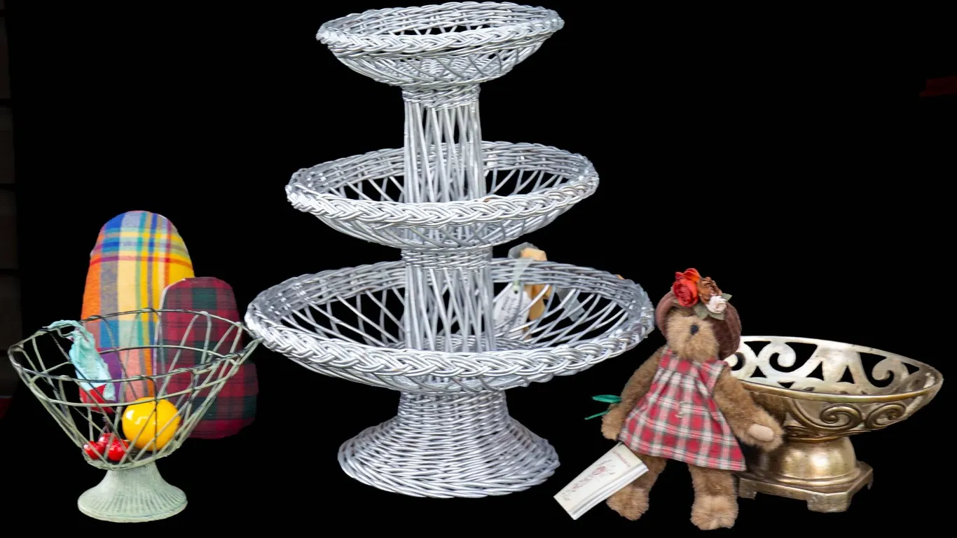 SILVER BASKET STAND AND ACCESSORIES.