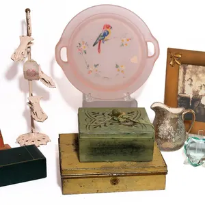 DECORATIVE ITEMS INCLUDING FRAME, TOLEWARE TIN, AND JEWELRY BOX.