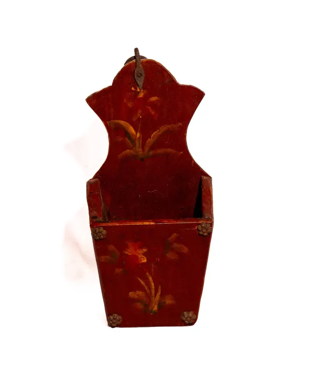HAND-PAINTED WOODEN WALL POCKET WITH FLORAL MOTIFS.