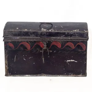 ANTIQUE TOLEWARE DOCUMENT BOX.