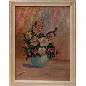 SIGNED PAINTING OF FLORAL STILL LIFE IN FRAME.