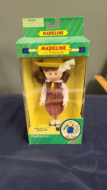 1999 Eden Madeline and Friends Danielle Poseable Doll in Original Box with Clothing and Accessories,