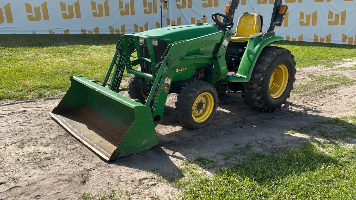 2016 JOHN DEERE 3032E TRACTOR SN: 1LV3032EKGG107521