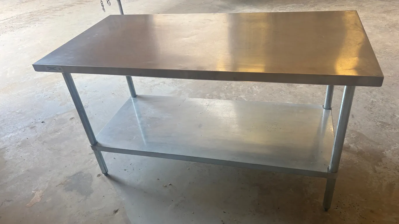 REGENCY STAINLESS STEEL TABLE