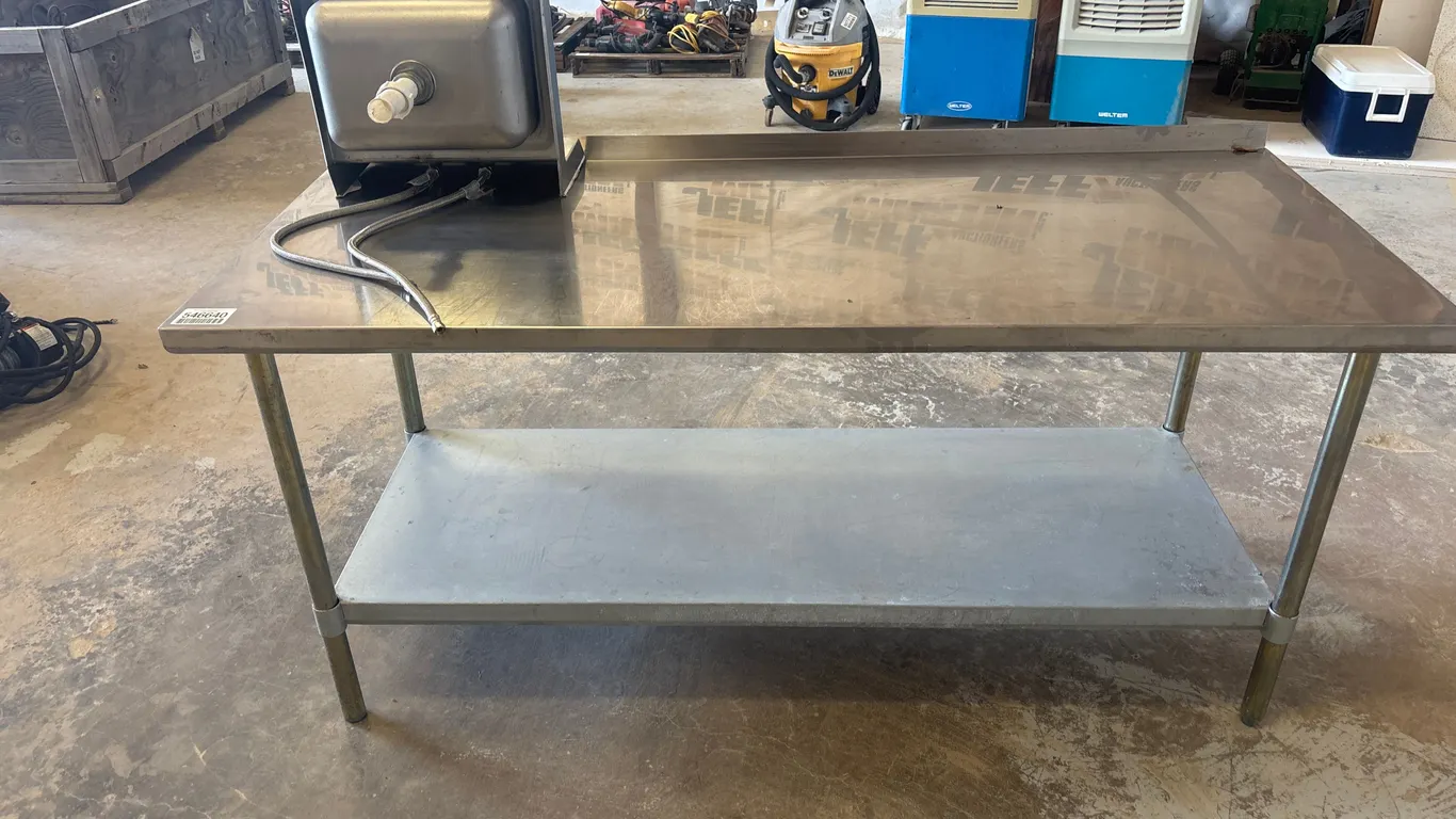 REGENCY STAINLESS STEEL TABLE W/SINK
