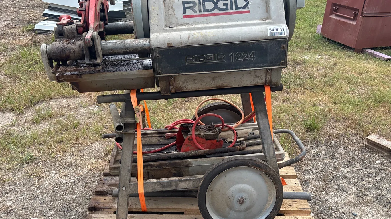 RIGID 1224 PIPE THREADING MECHINE