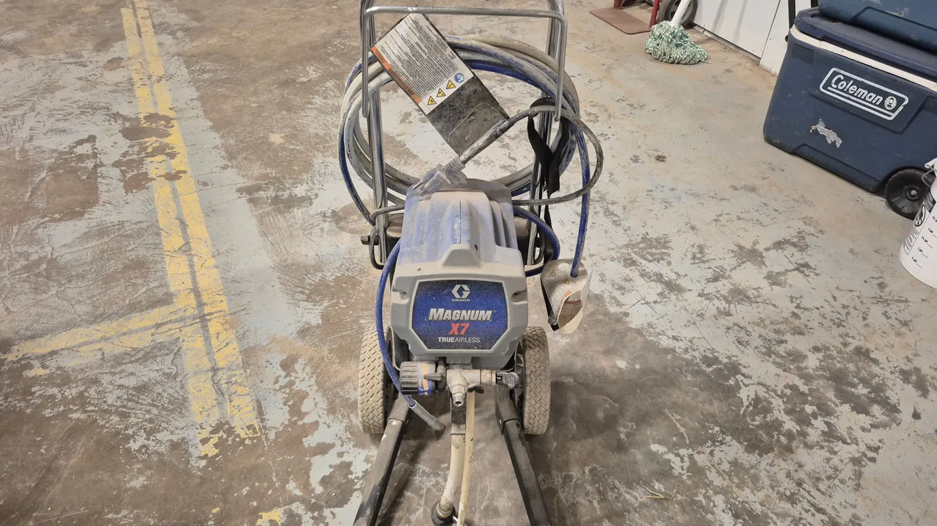 GRACO MAGNUM X7 PAINT SPRAYER