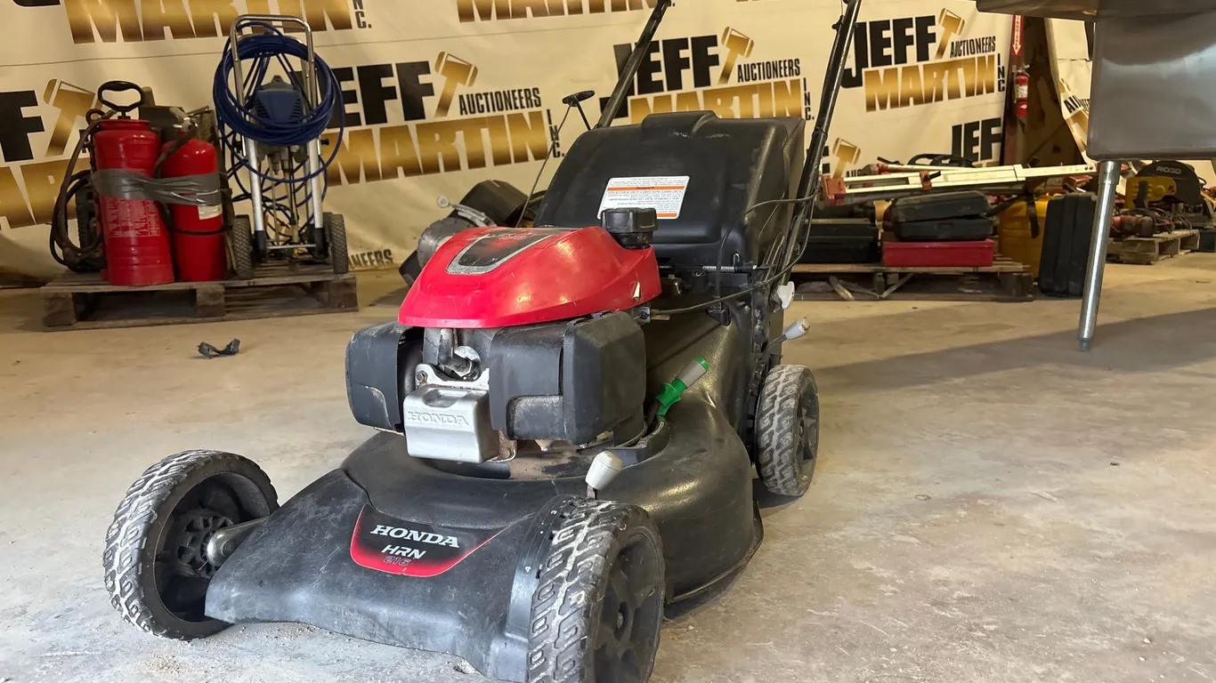 HONDA HRN 216 PUSH MOWER