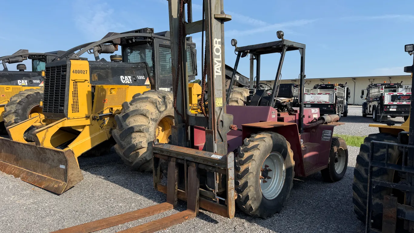2003 TAYLOR THD100 10000 LB ROUGH TERRAIN FORKLIFT SN: P31019
