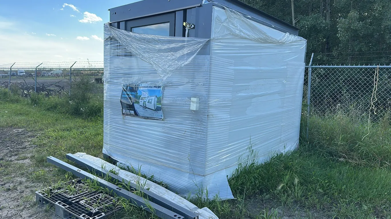 NEW/USED EXPANDABLE MOBILE OFFICE