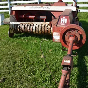 International 430 Square Baler